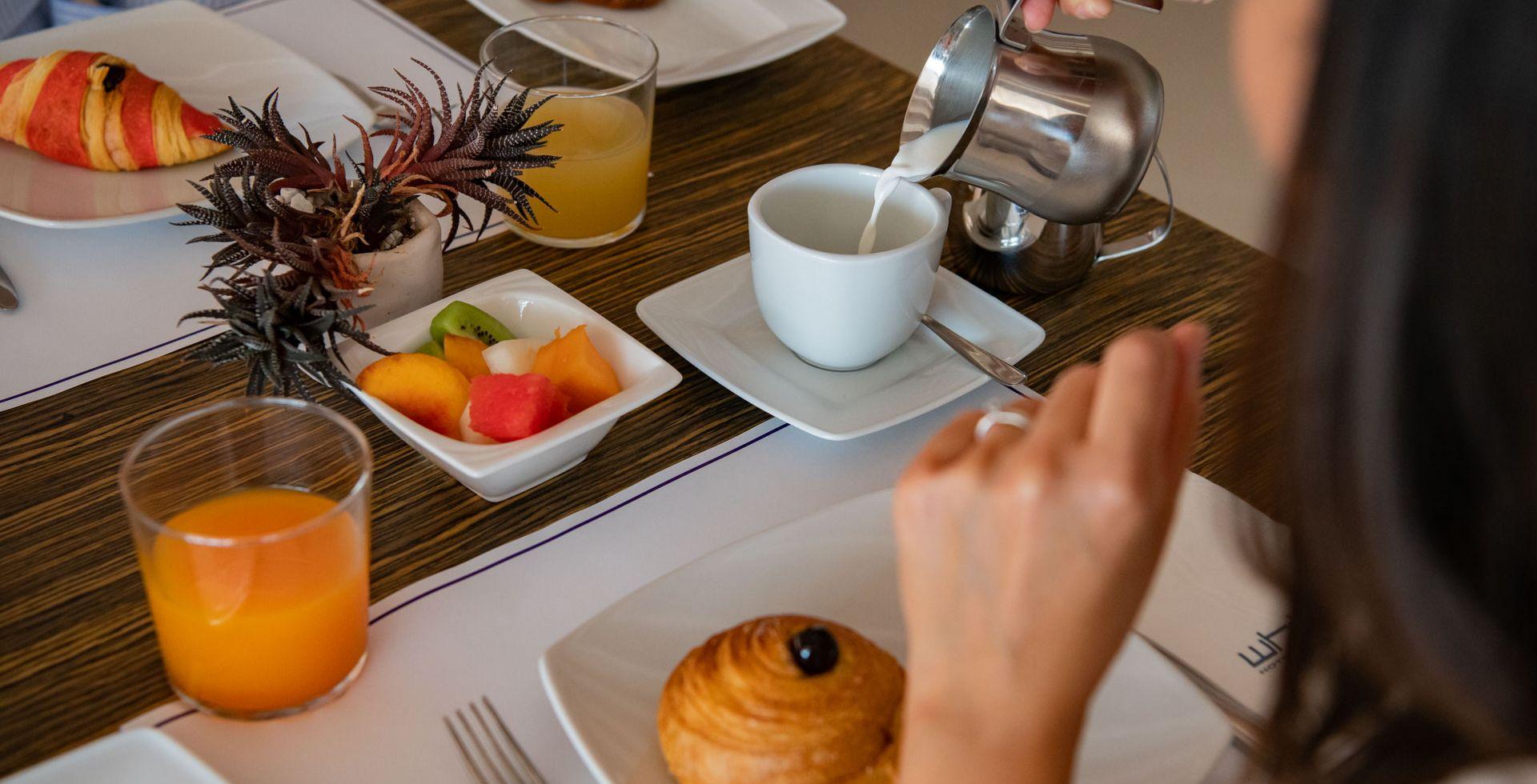 whitehotel en breakfast-brunch-white-hotel 013